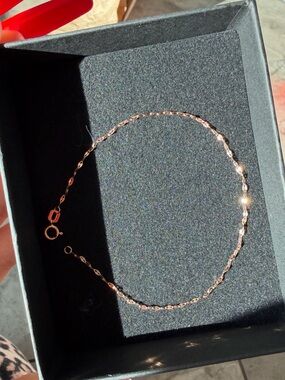 10K Solid Rose Gold Bracelet 6.5” 1.3mm Chain Mirror link